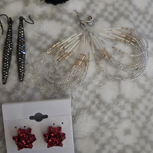 Bundle Elegant Earrings - Picture 4 of 4